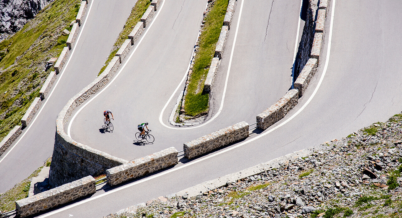 Ciclisti Passo dello Stelvio Dolomiti